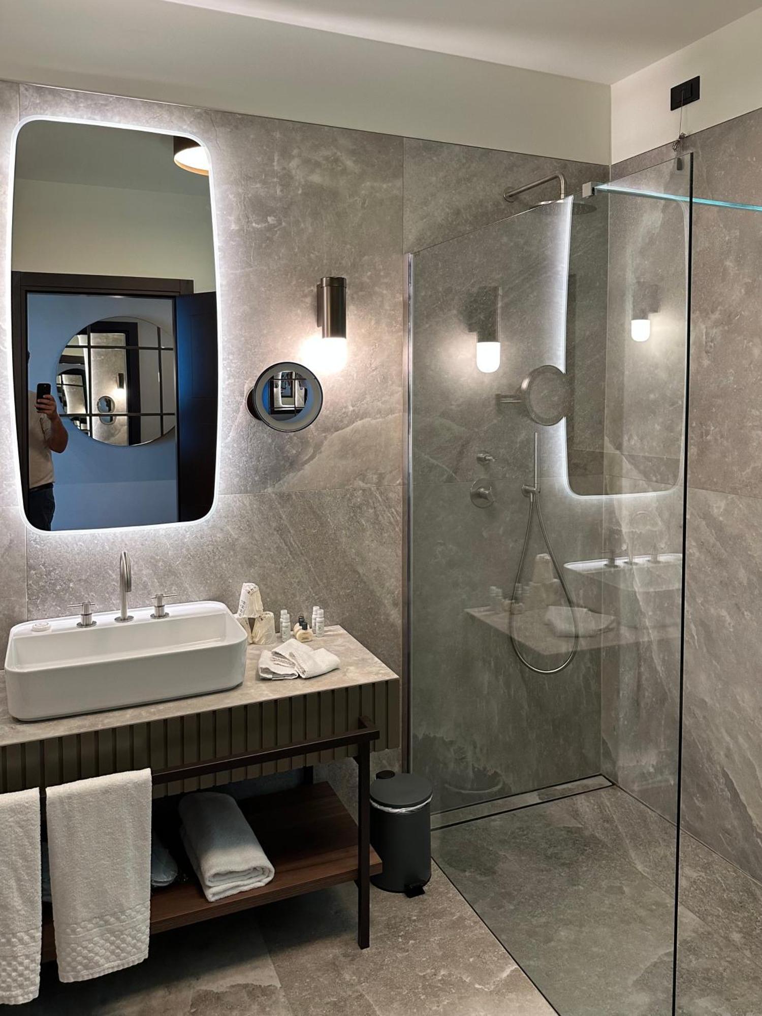 Maximilian Suites Триест Экстерьер фото