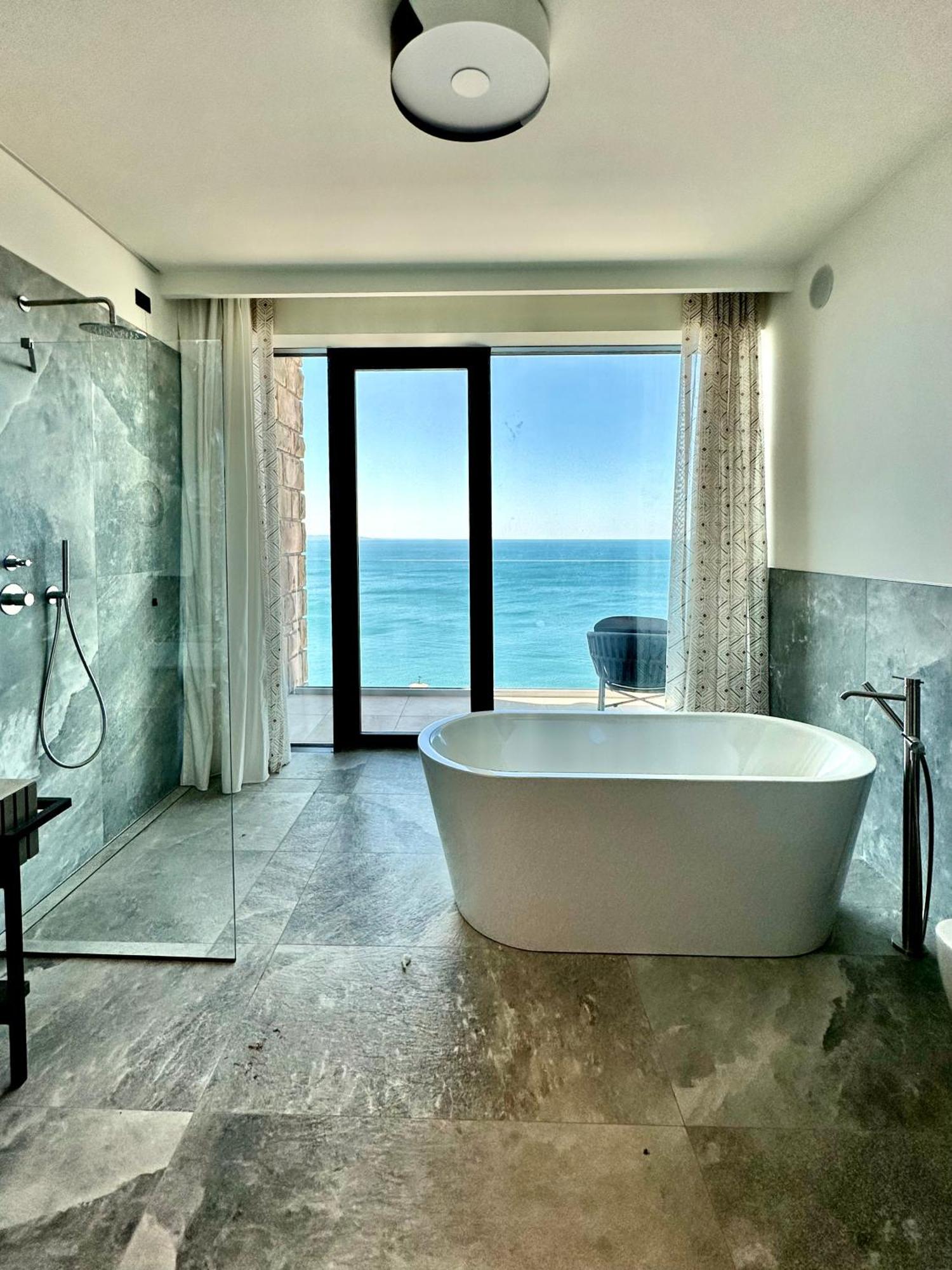 Maximilian Suites Триест Экстерьер фото